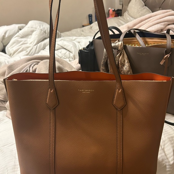 Tory Burch Handbags - Tory Burch Tan Leather Tote